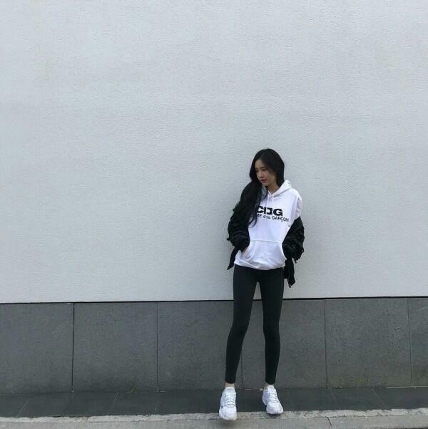 Super Simpel, 9 Gaya Kasual ala Na-eun Apink Cocok untuk Sehari-hari