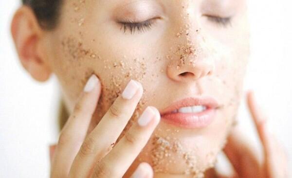 5 Tips Hilangkan Area Hitam di Hidung Buat Kamu yang Berkacamata