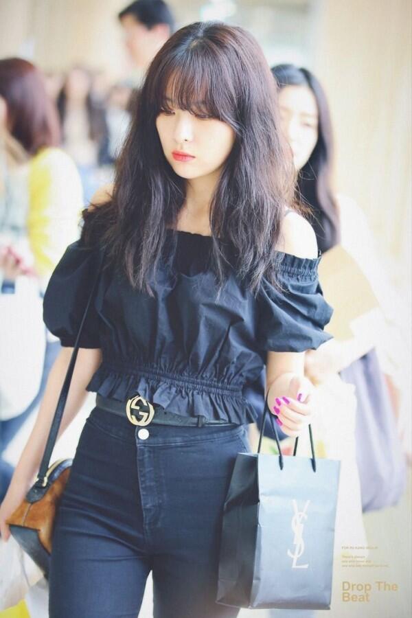 11 Mix Match Jeans Ala Seulgi Red Velvet yang Gak Ribet, Effortless!