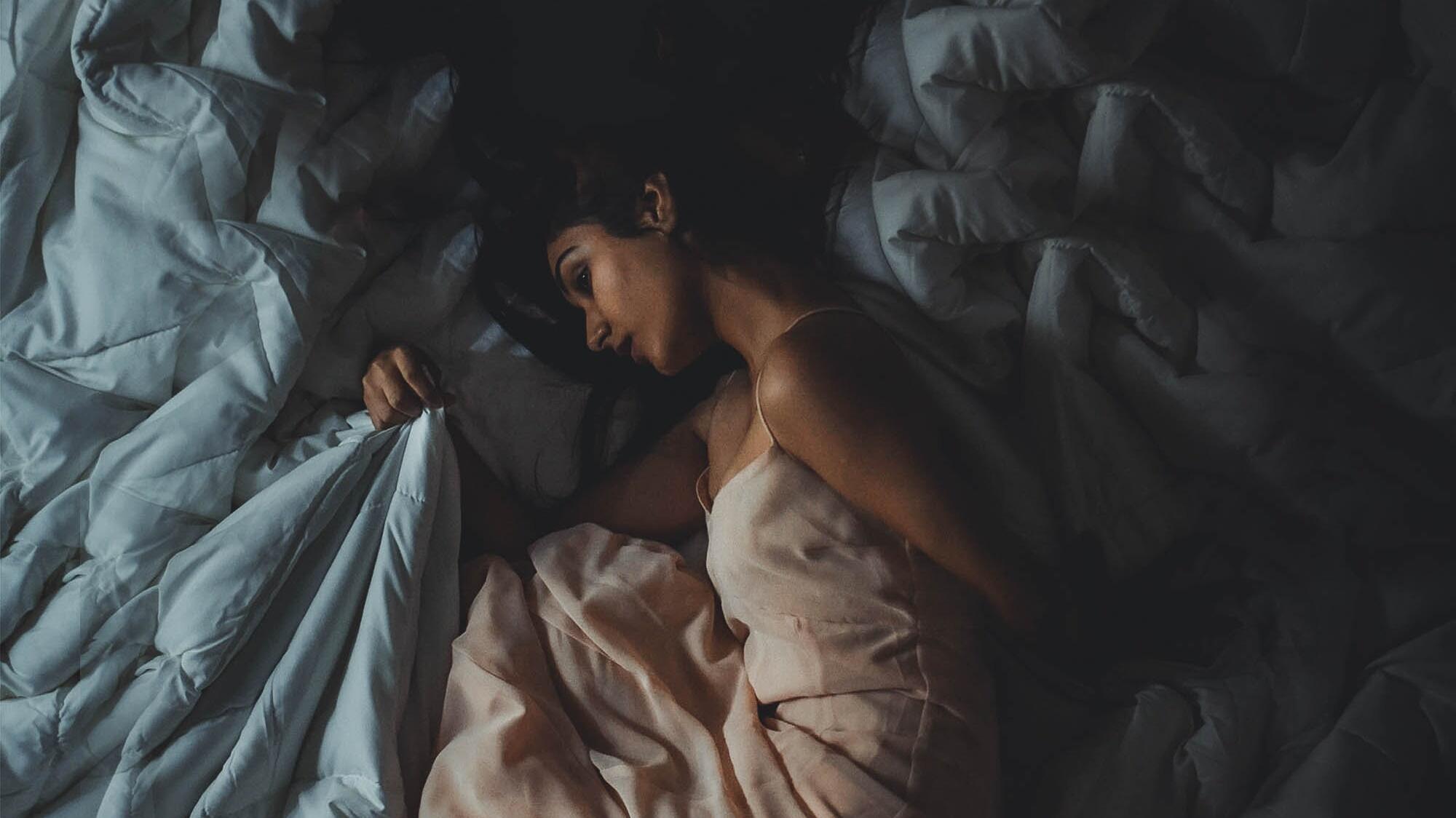 Ini 7 Cara yang Layak Dicoba Kalau Kamu Sering Alami Kesulitan Tidur