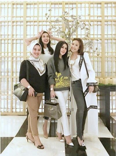 Reino Barack Bilang Luna Maya-Syahrini Nggak Temenan! Faktanya Beda Banget