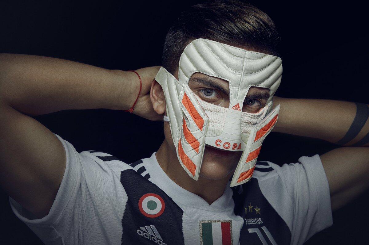 Lah Iya! Adidas Bikin Topeng Copa 19 ala Gladiator untuk Dybala