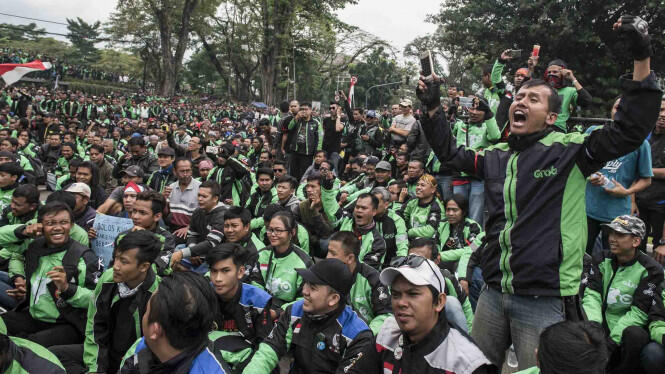 Tukang Ojek Online Bukan Profesi Hina