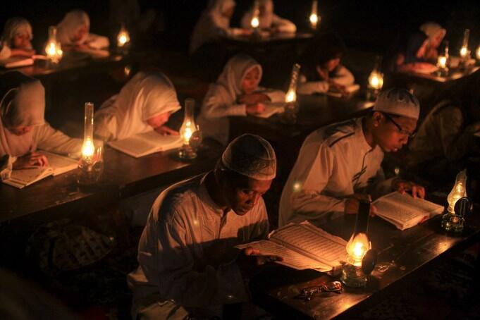 Sekolah Biasa VS Pesantren