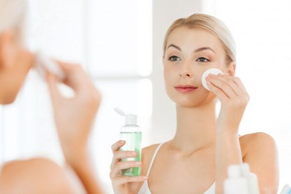 Skincare 101: Benzoyl Peroxide vs. Salicylic Acid, Bagusan yang Mana?