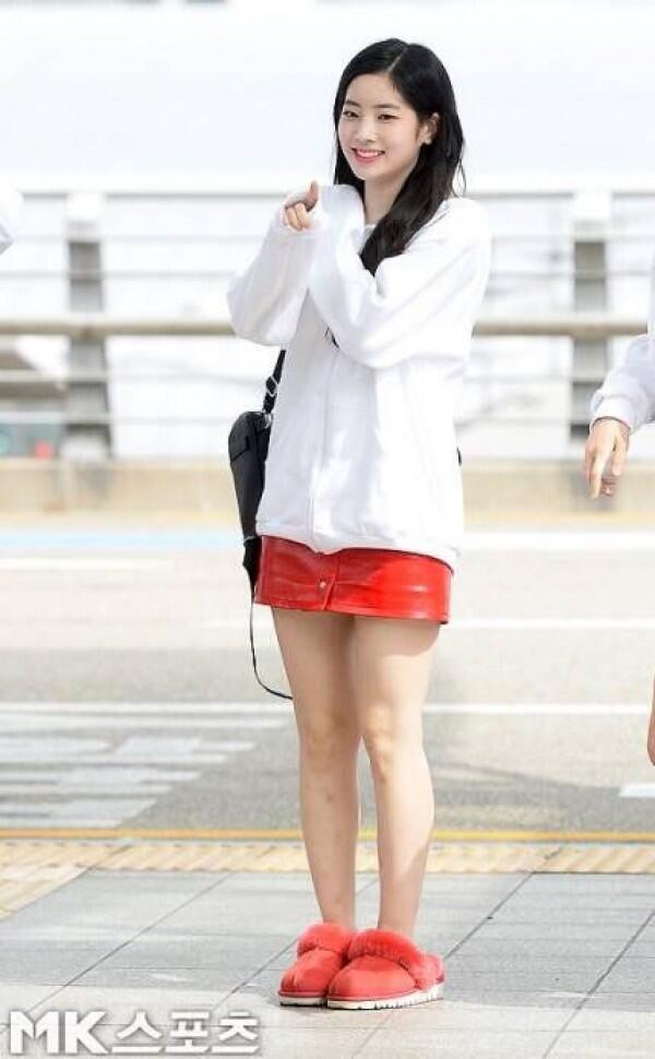 Imut dan Girly, Ini Gaya Kece Dahyun TWICE yang Bisa Kamu Tiru!