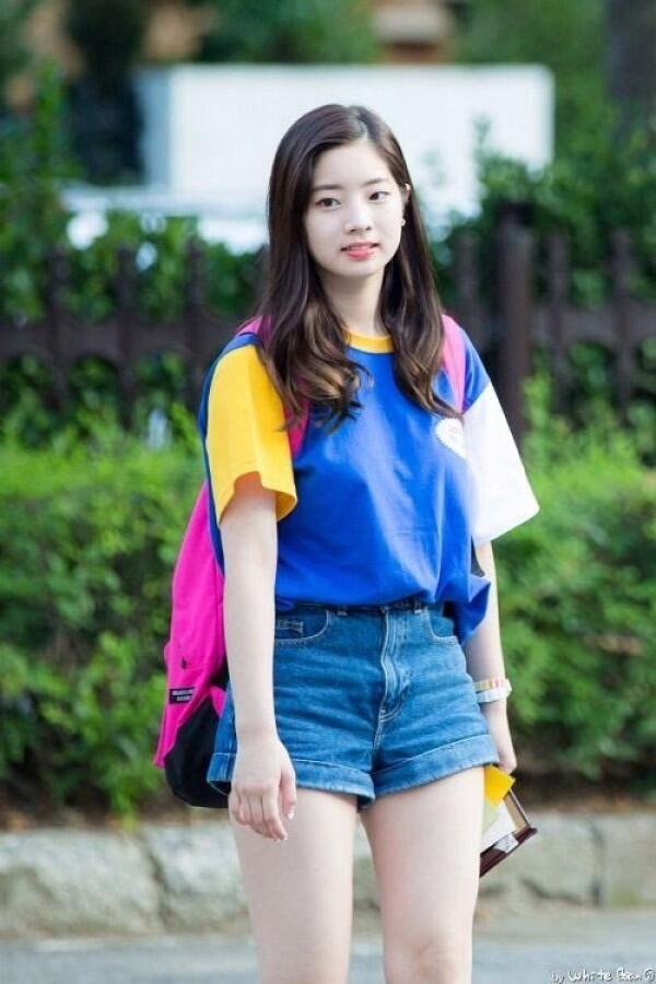 Imut dan Girly, Ini Gaya Kece Dahyun TWICE yang Bisa Kamu Tiru!