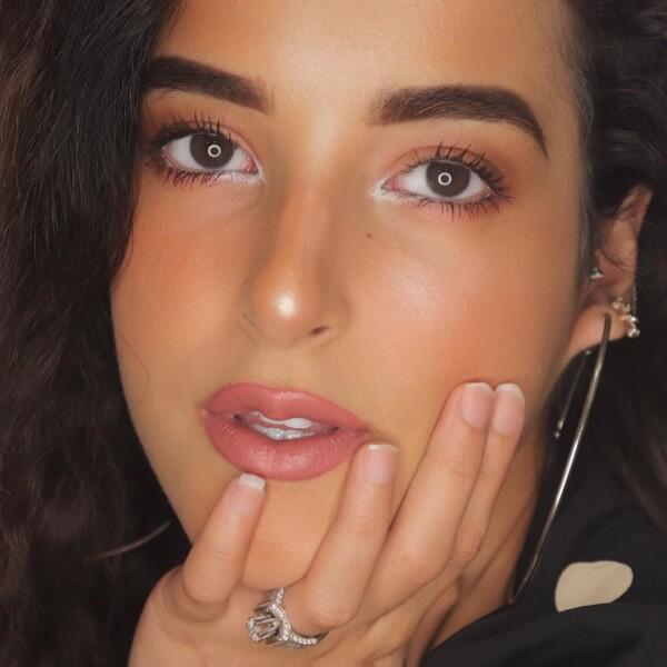10 Potret Tasya Farasya dengan Bold Make Up, Cetar Abis!