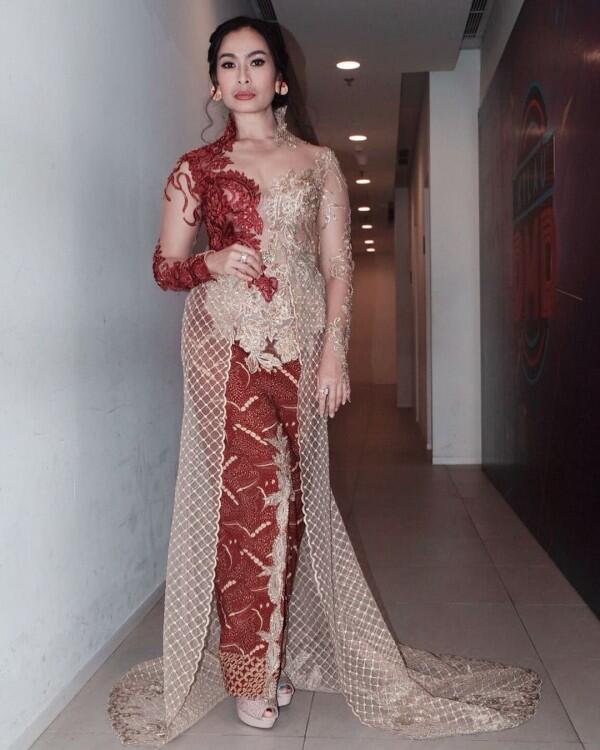 10 Adu Gaya Kebaya Artis Dangdut, Kasual sampai Mewah Penuh Payet!