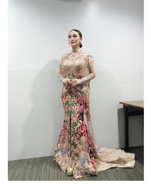 10 Adu Gaya Kebaya Artis Dangdut, Kasual sampai Mewah Penuh Payet!