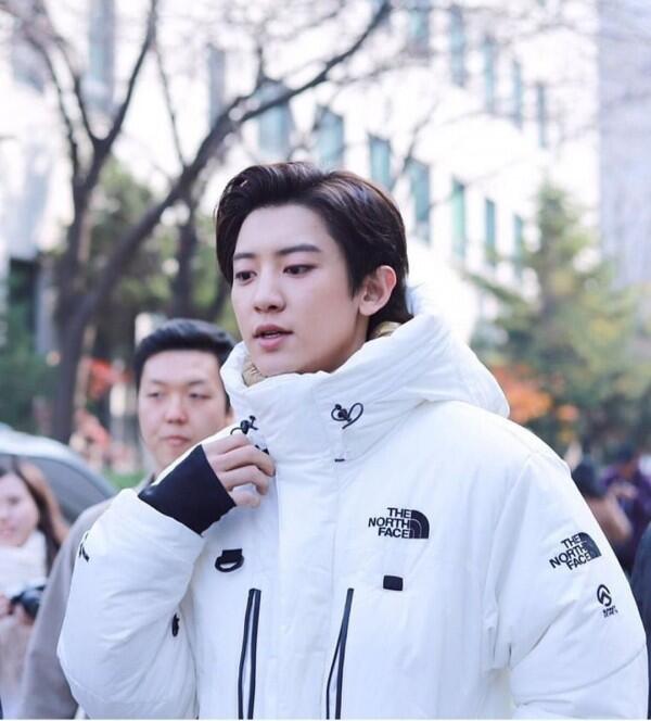 Genap 27 Tahun, 10 Potret Chanyeol EXO yang Makin Matang