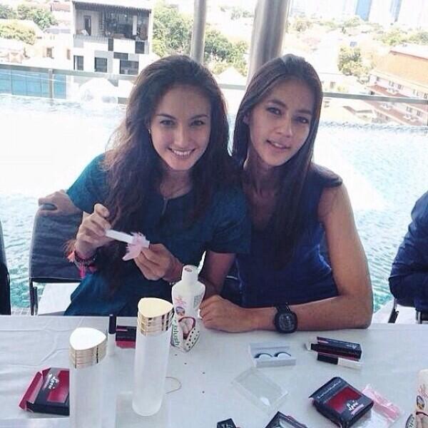 Bak Kakak Adik, 10 Kedekatan Paula Verhoeven & Nadine Chandrawinata
