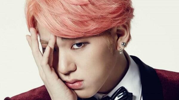 10 Idol KPop Cowok Ini Punya Tangan Super Indah Seperti Wajahnya