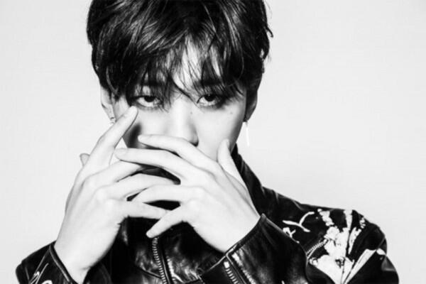 10 Idol KPop Cowok Ini Punya Tangan Super Indah Seperti Wajahnya