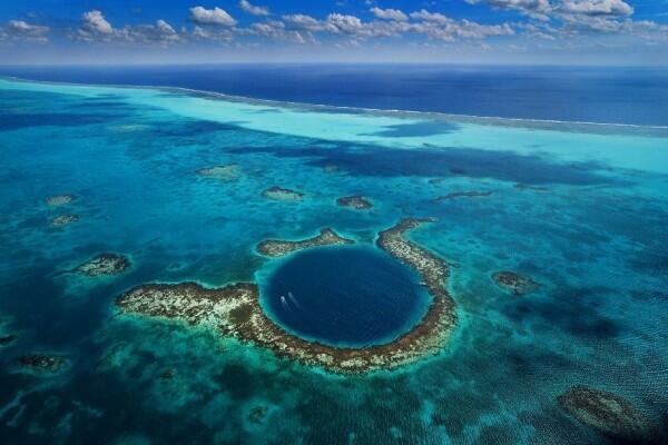 Pemandangannya Indah Banget, 5 Sinkhole Ini Justru Jadi Tempat Wisata
