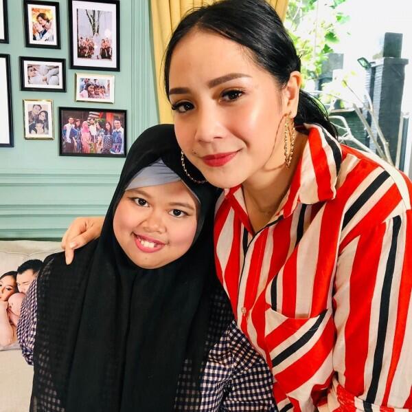 9 Potret Rahmawati Kekeyi Bersama Para Selebriti Hits Tanah Air