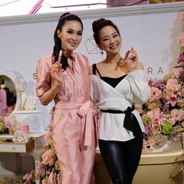 Segera Menikah, 10 Gaya Yuanita Christiani Ini Bikin Kamu Jatuh Cinta!