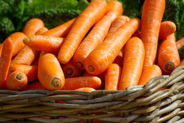 5 Makanan Ini Bisa Mencerahkan Warna Gigimu, Gak Perlu Bleaching Deh!