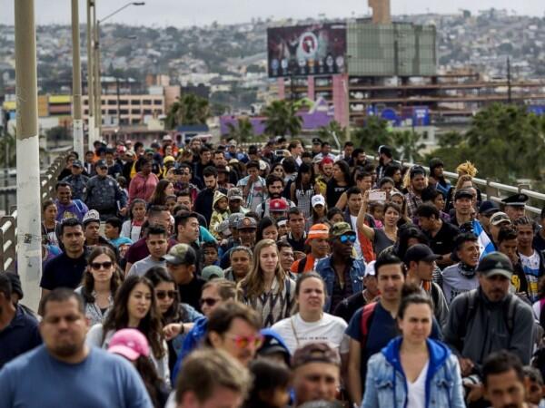 Meksiko Akan Deportasi Para Migran Memaksa yang Masuk ke AS