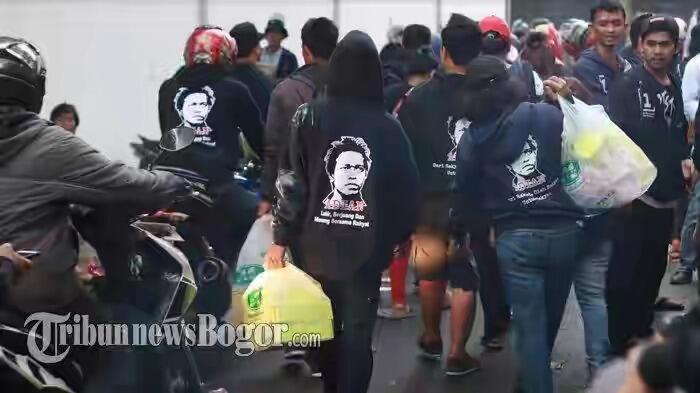 Usai Dilantik, Ribuan Relawan Jokowi Pulang Sambil Bawa Bingkisan