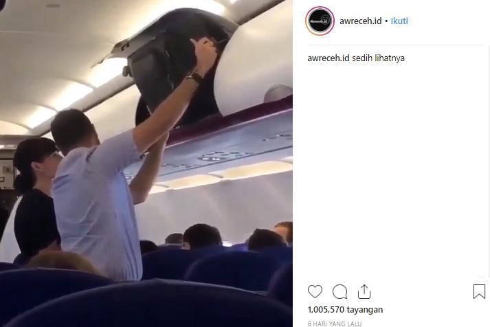 Cara Penumpang Ini Memasukin Kopernya Bikin Tepuk Jidat!