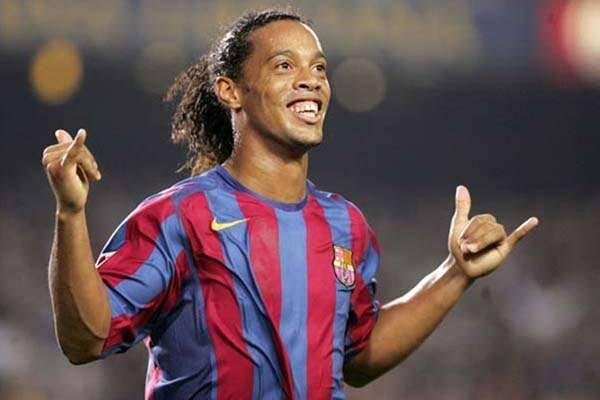 Ronaldinho Bangkrut !! Malah Jalan-Jalan Ke Indonesia
