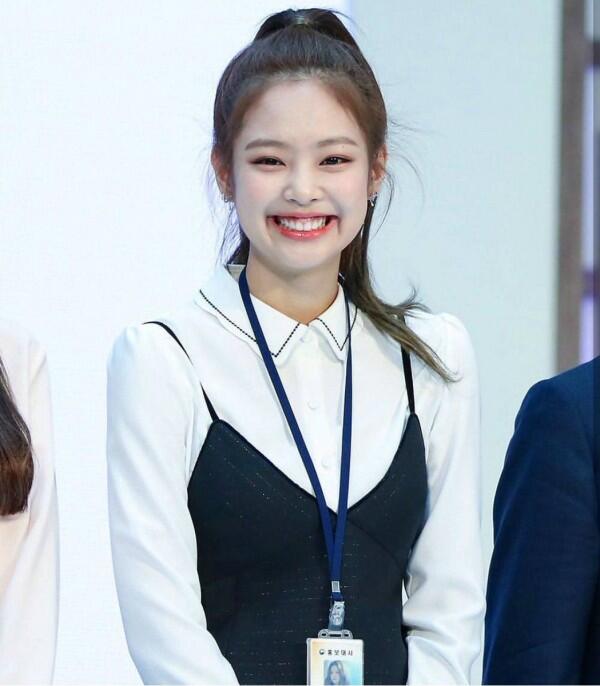 Bikin Tersihir, 10 Idol KPop Ini Punya Gummy Smile Paling Manis!