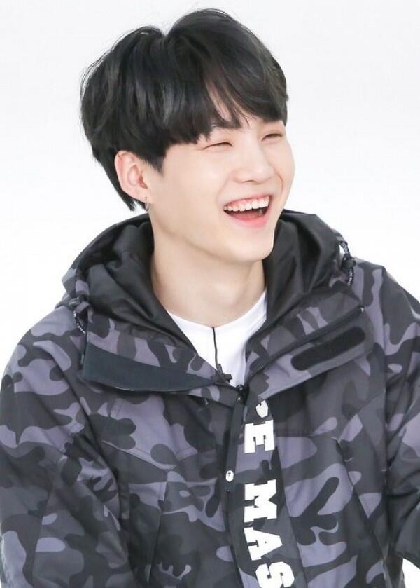 Bikin Tersihir, 10 Idol KPop Ini Punya Gummy Smile Paling Manis!