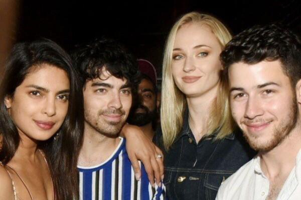 Jonas Brothers Tiba di India, 12 Foto Pesta Prewed Priyanka & Nick