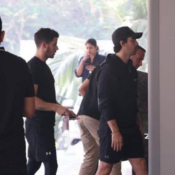 Jonas Brothers Tiba di India, 12 Foto Pesta Prewed Priyanka & Nick