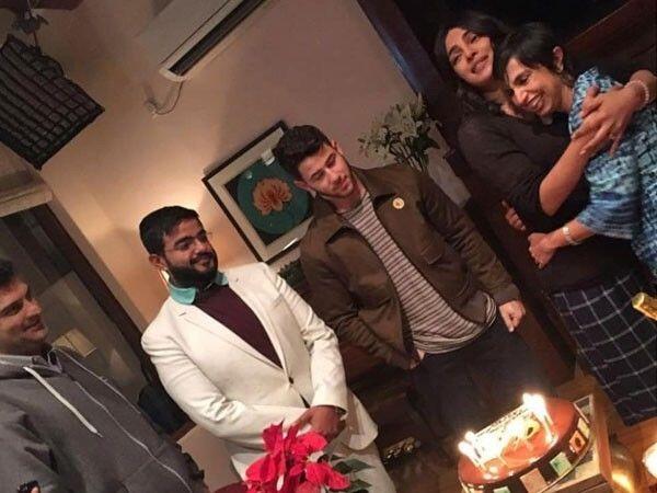 Jonas Brothers Tiba di India, 12 Foto Pesta Prewed Priyanka & Nick