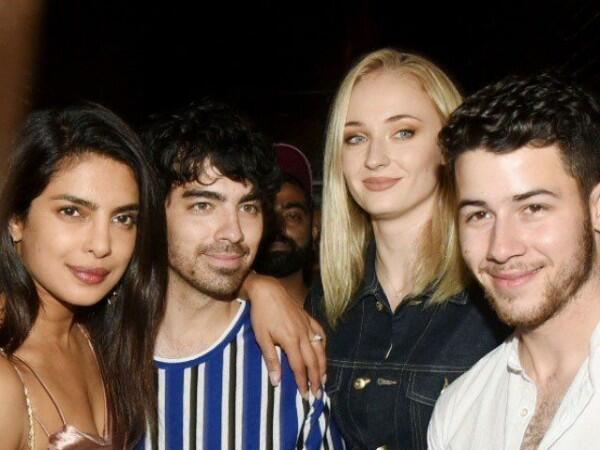 Jonas Brothers Tiba di India, 12 Foto Pesta Prewed Priyanka & Nick