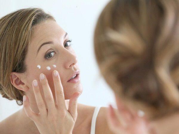 Mau Kulit Lembap? 5 Kandungan Ini Wajib Ada di Skincare Milikmu