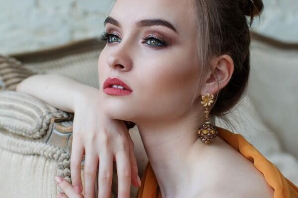 Cocok Jadi Beauty Vlogger, Zodiak Cewek Ini Jago Poles Wajah