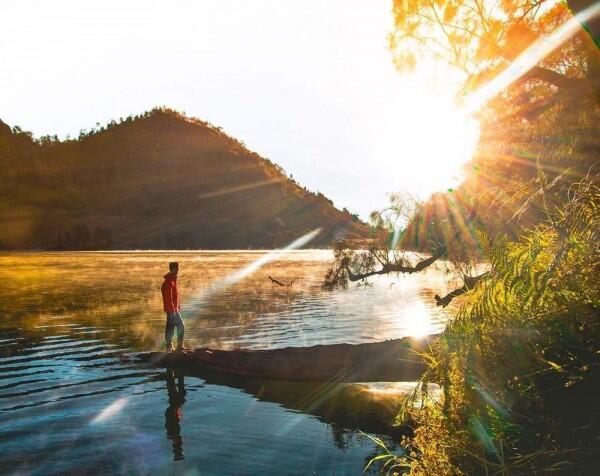 Bermalam di Ranu Kumbolo? 6 Aturan Ini Wajib Kamu Patuhi Lho!
