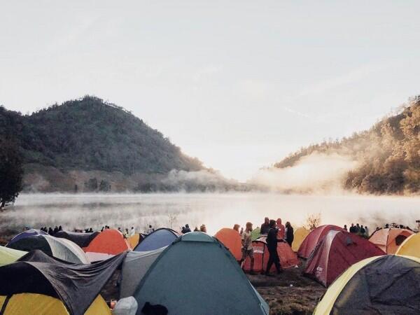 Bermalam di Ranu Kumbolo? 6 Aturan Ini Wajib Kamu Patuhi Lho!