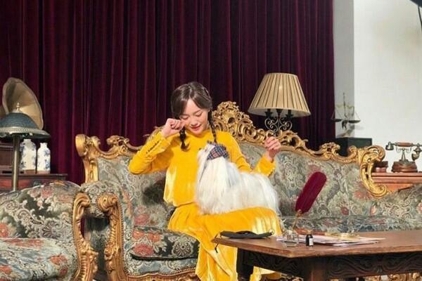 9 Mix and Match Outfit Warna Kuning ala Se-jeong Gugudan, Chic Abis!