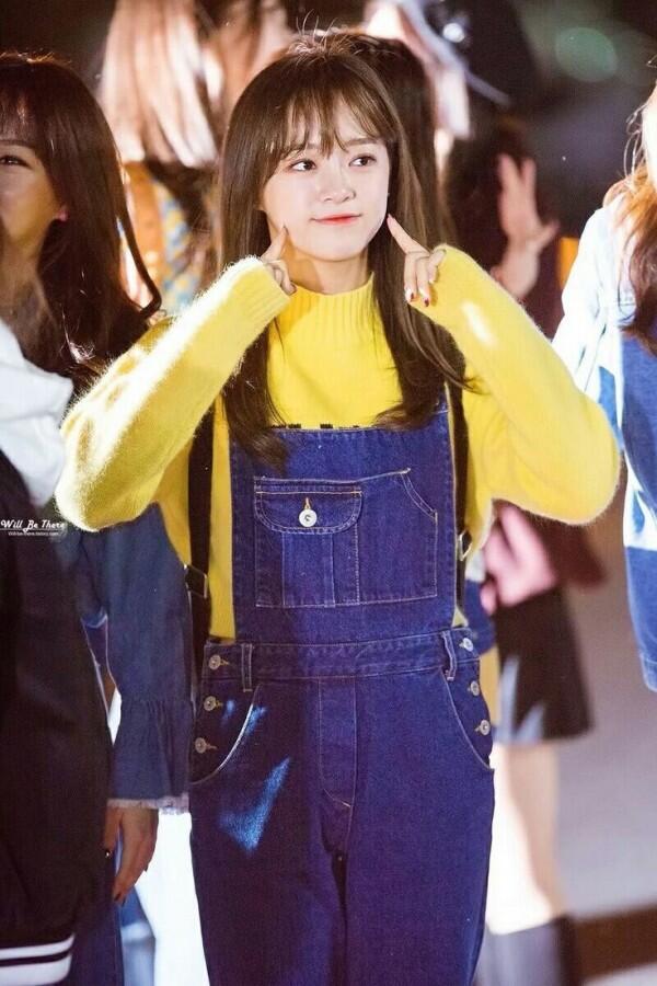 9 Mix and Match Outfit Warna Kuning ala Se-jeong Gugudan, Chic Abis!