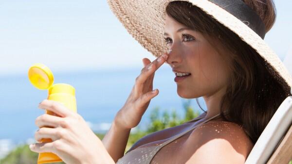 5 Tanda Kamu Perlu Lakukan Double Cleansing Setiap Malam