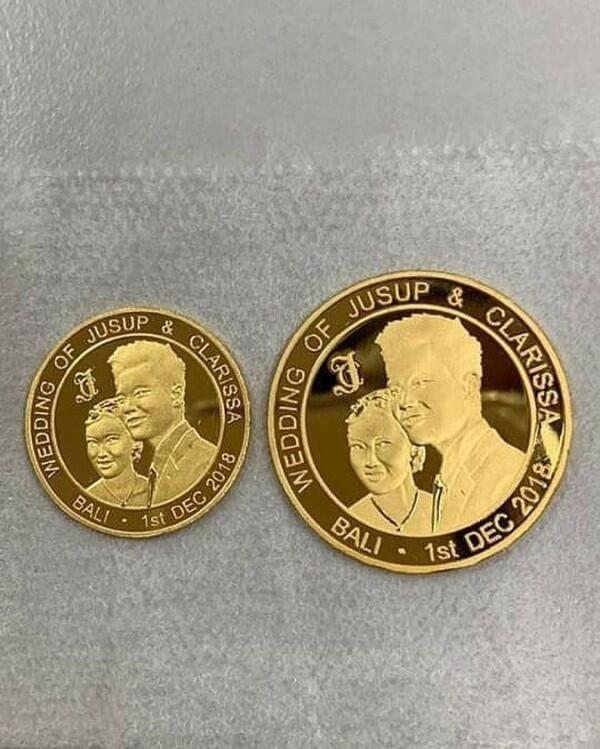 Pertunangan Megah ala Konglomerat Surabaya, Souvenirnya Koin Emas!