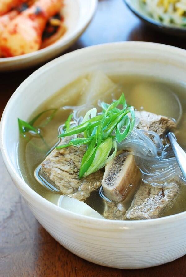 4 Sup Korea Berbahan Daging Sapi yang Membuatmu Hangat di Musim Hujan
