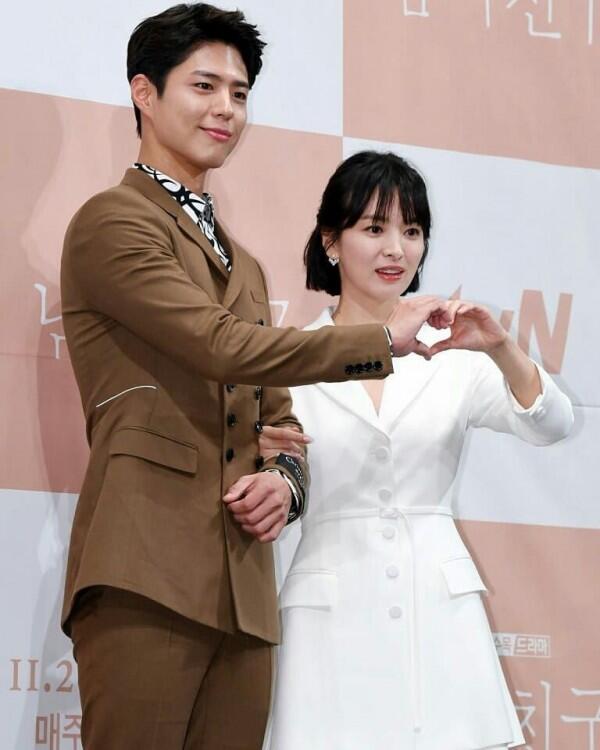 Gemas! 10 Potret Romantis Park Bo Gum & Song Hye Kyo di 'Encounter'