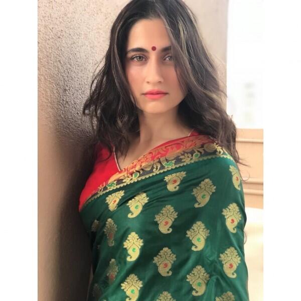 10 Potret Memesona Sanjeeda Shaikh, Pemeran Durga di Dendam & Cinta