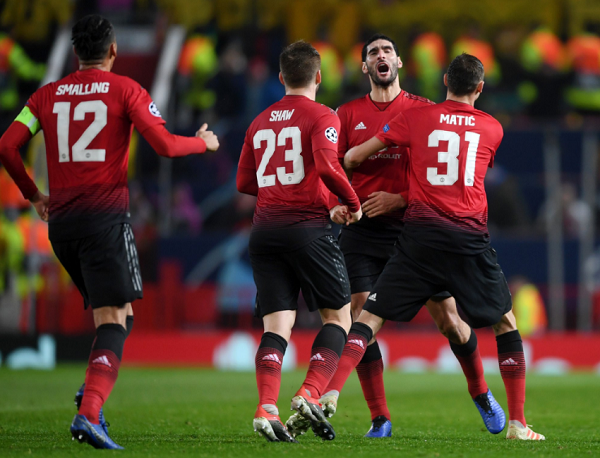 Fellaini Bawa Manchester United Lolos Babak 16 Besar Liga Champions