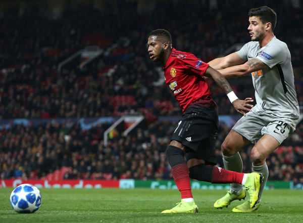 Fellaini Bawa Manchester United Lolos Babak 16 Besar Liga Champions