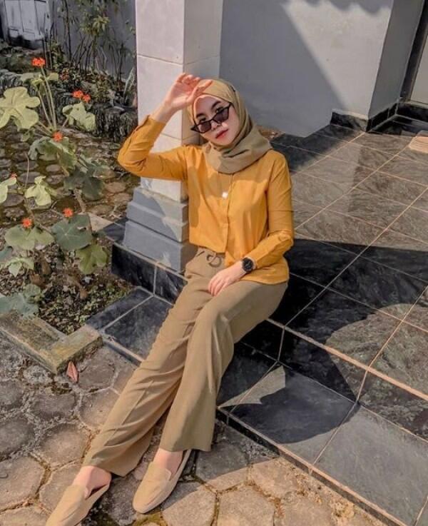 10 Hijab Look ala Selebgram Nabila Tarmuzi, Cute & Hits Banget Loh!