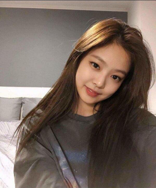 Memesona, Ini 7 Potret Jennie BLACKPINK saat Tak Pakai Makeup