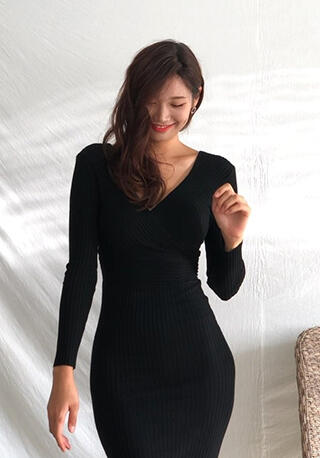 OMG! Wanita Cantik Asal Korea Ini Punya Bentuk Tubuh Sempurna Bak Nami One Piece