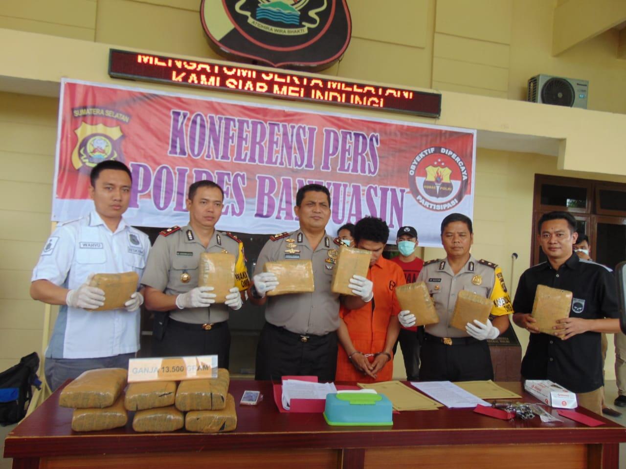 Polres Banyuasin Gelar Konferensi Pers Ungkap Kasus Narkoba , Satwa Langka dan Senpi