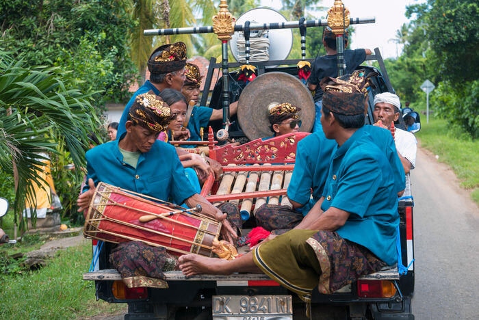 Budaya merawat alat musik tradisional